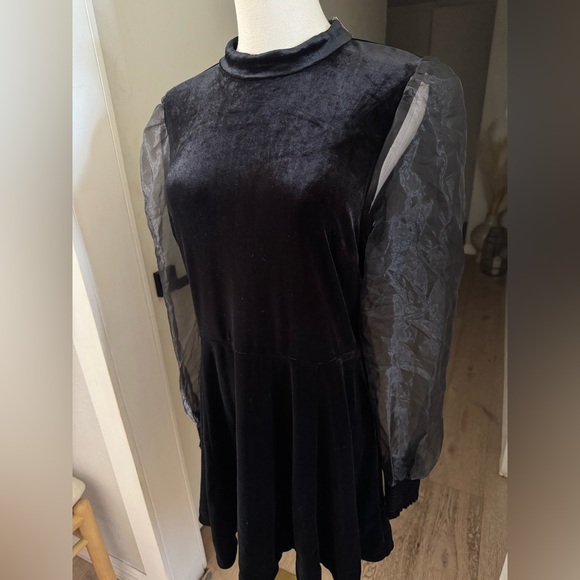NWT | Astr | Velvet Sheer Puff Sleeve Dress | Sz L - Picture 5 of 12